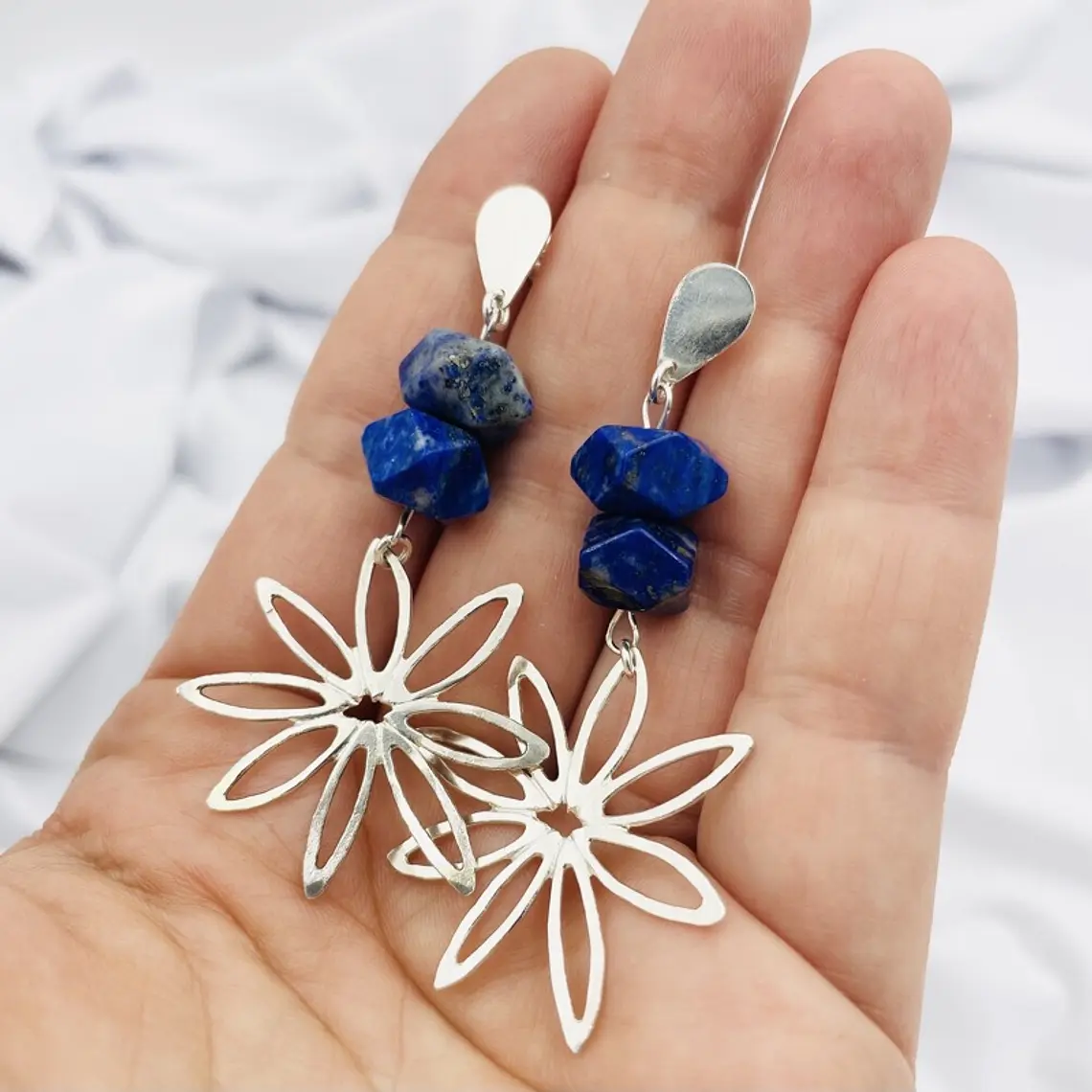 Aretes largos flor Crisantemo de plata con Lapislázuli 2
