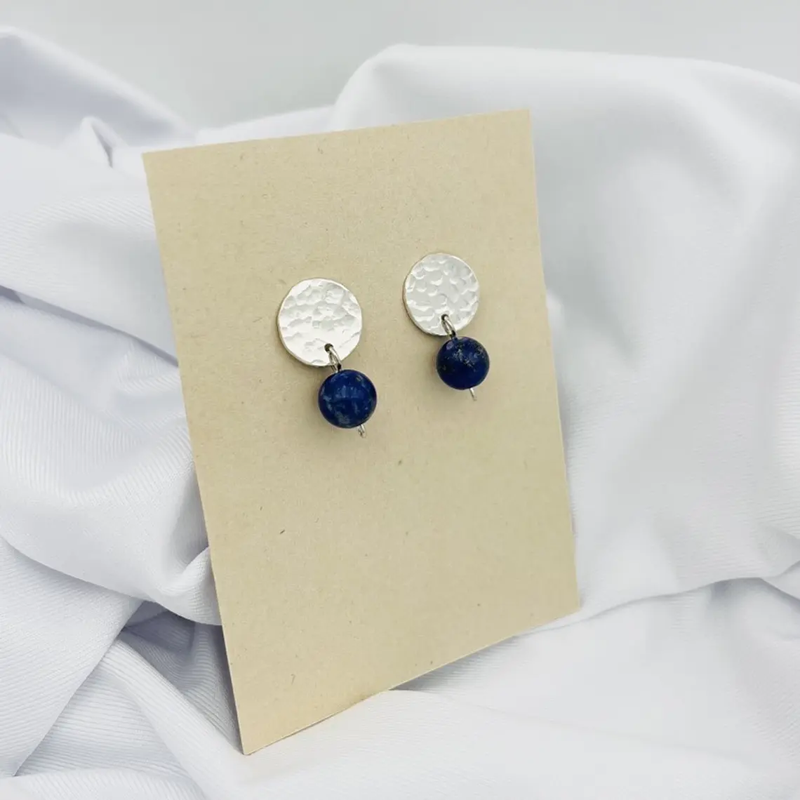 Aretes plata martillada y Lapislázuli 2