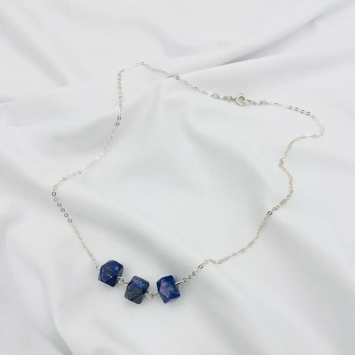 Collar cadena de plata y piedras Lapislázuli 1