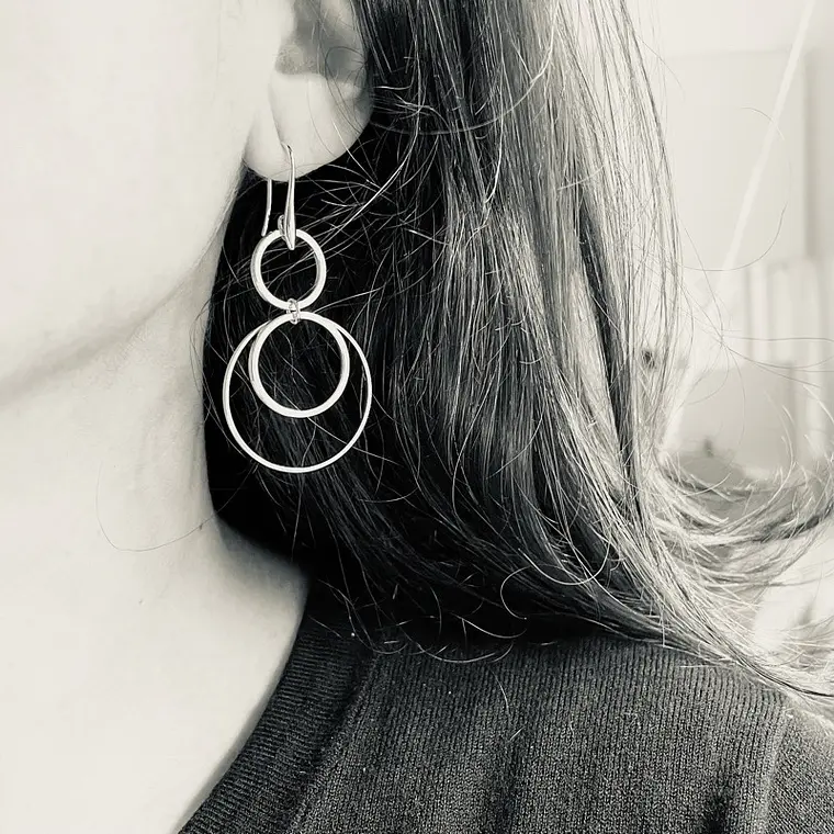 Aretes argollas doradas largos 2