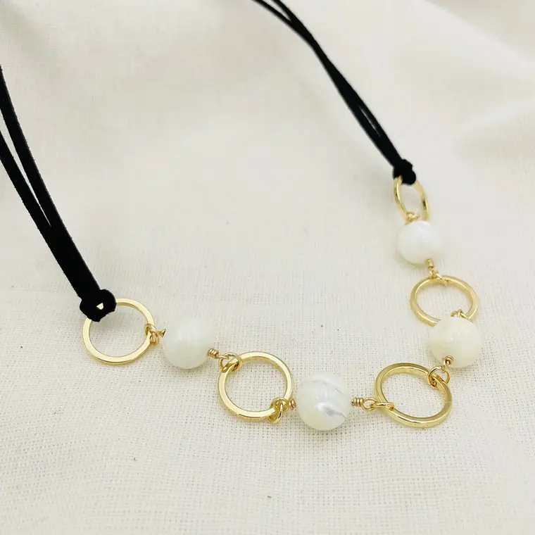 Collar gamuza con argollas y Nácar 2