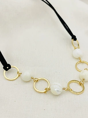 Collar gamuza con argollas y Nácar