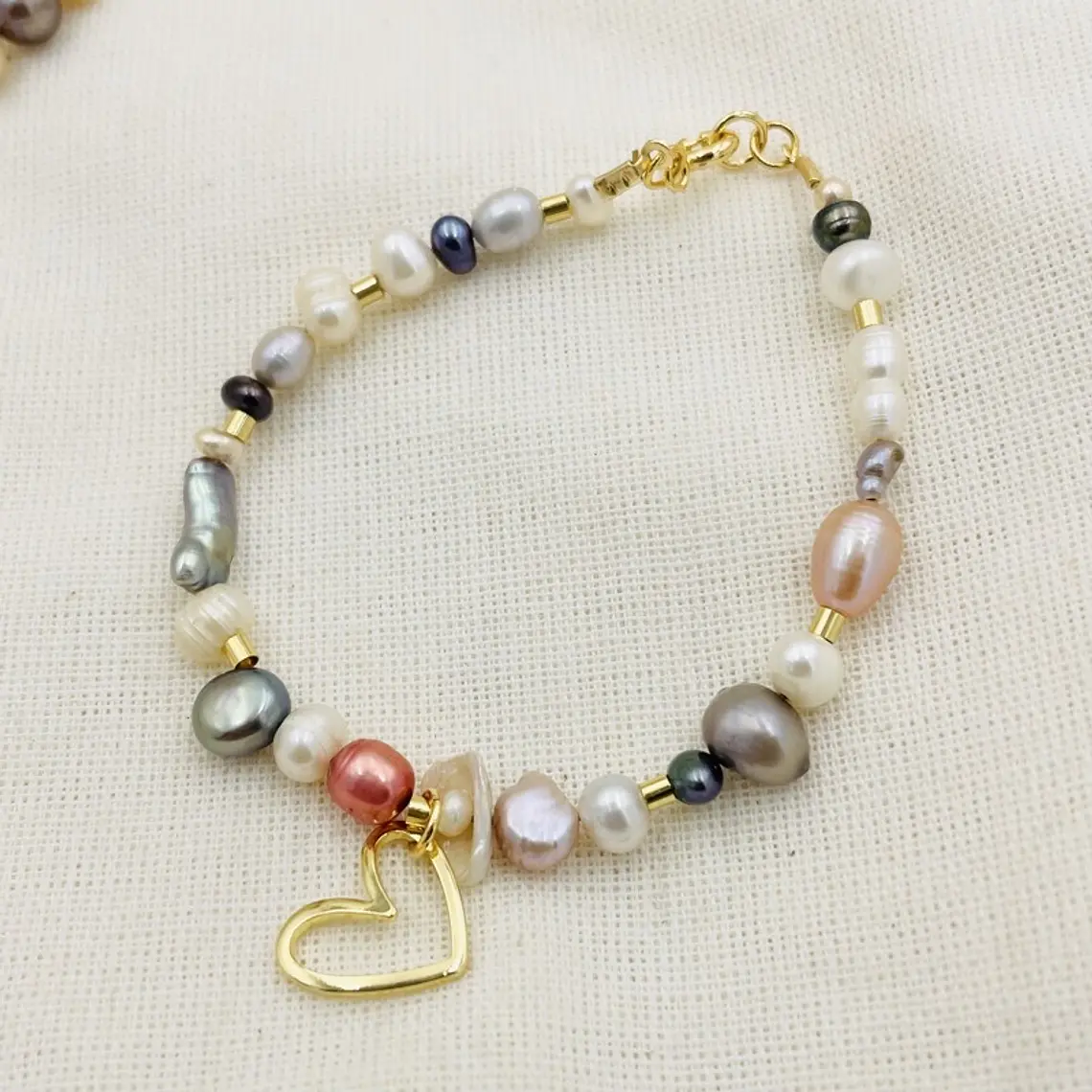 Pulsera Corazón con perlas 2