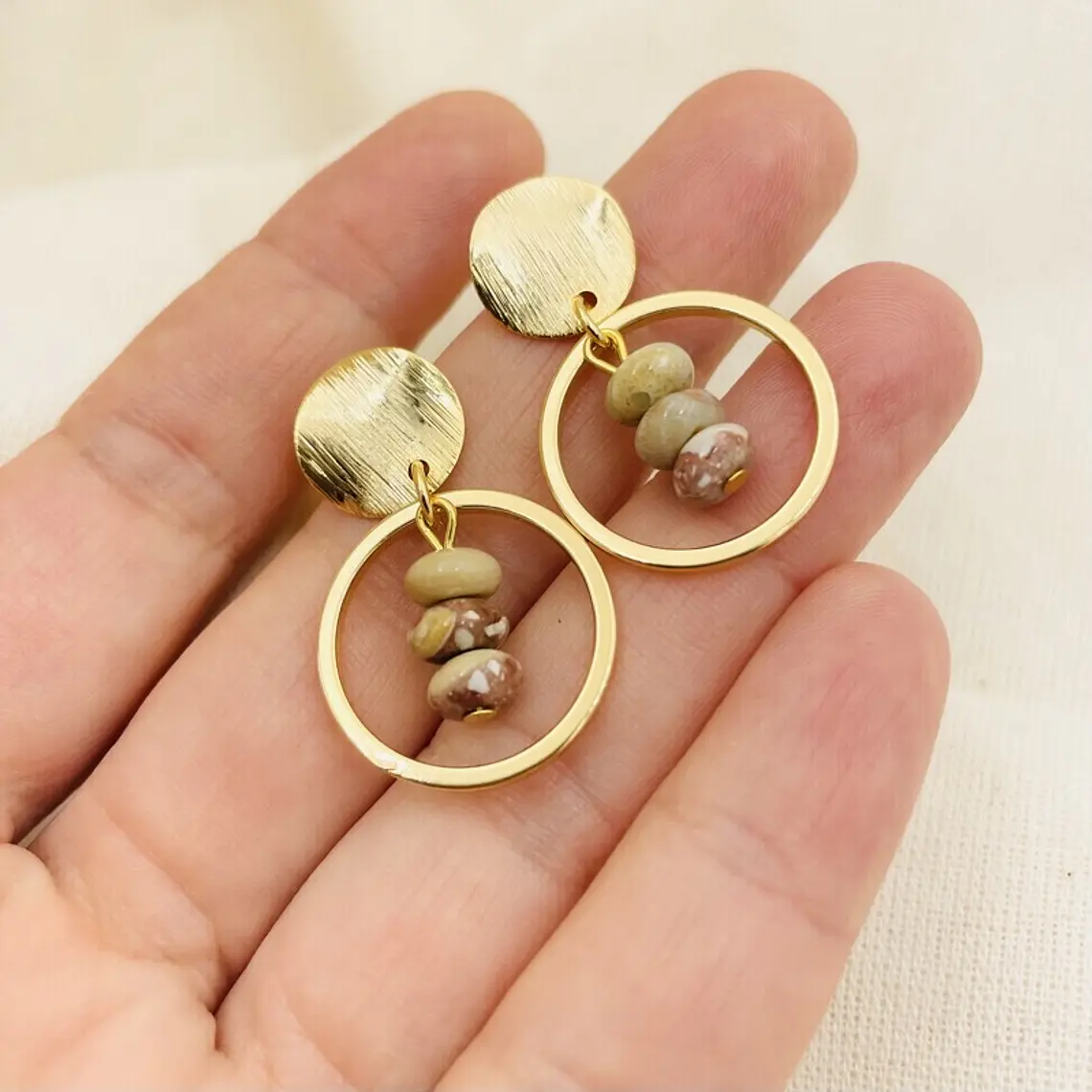 Aretes dorados con piedras Jaspe porcelana 2
