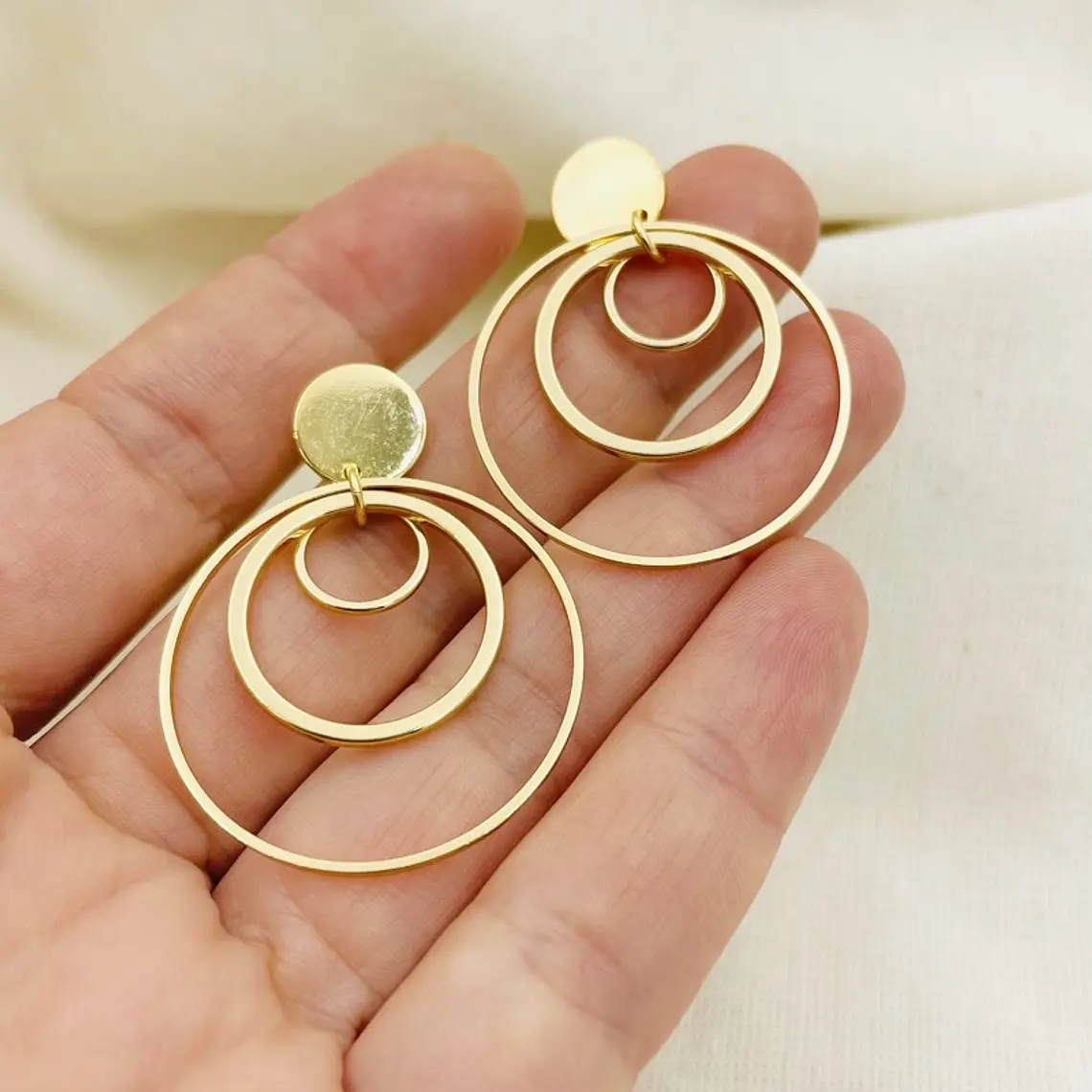 Aretes argollas doradas grandes 2