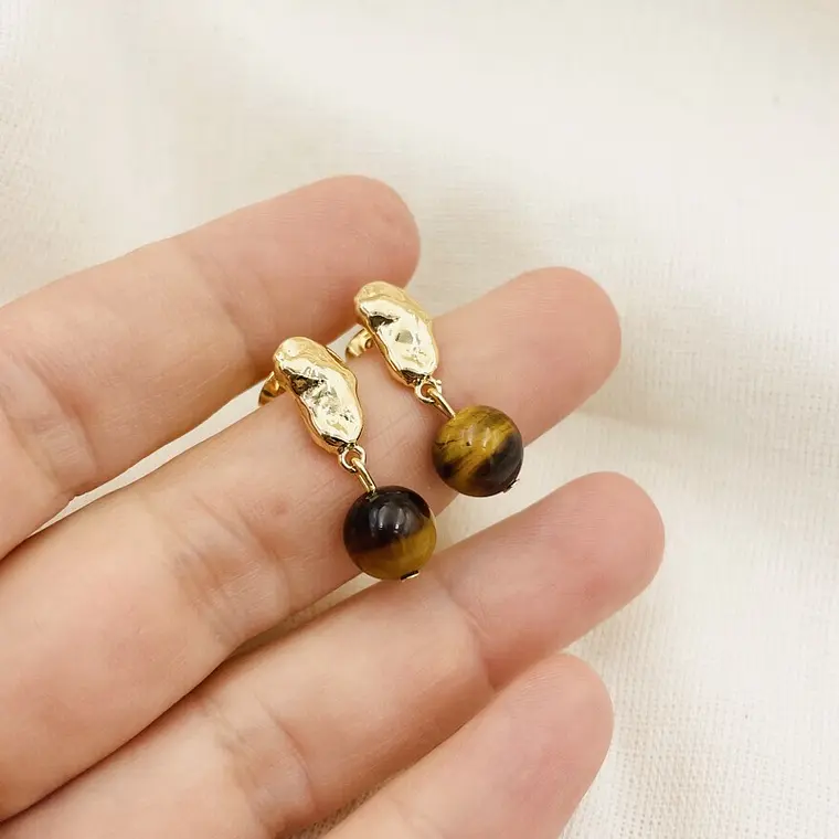 Aretes dorados con piedra Ojo de tigre 2