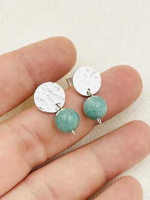Aretes de plata martillada y piedra Amazonita
