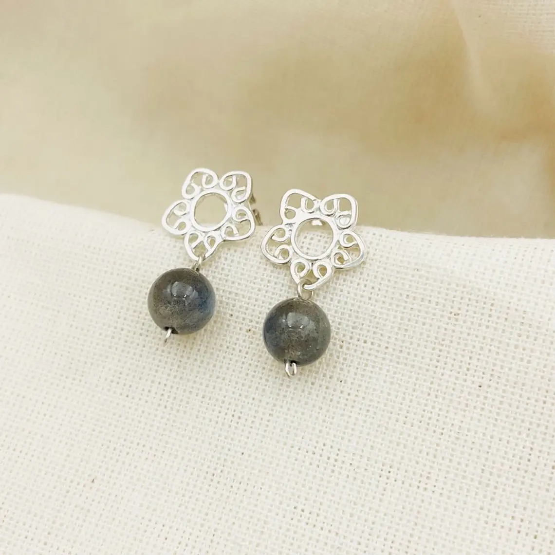 Aretes flor de plata y piedra Labradorita 2