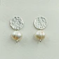 Aretes de plata martillada con perlas - thumbnail 3