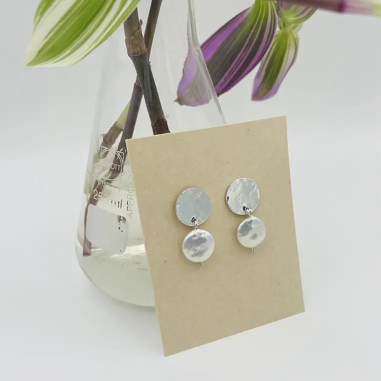 Aretes de plata y perlas planas 4