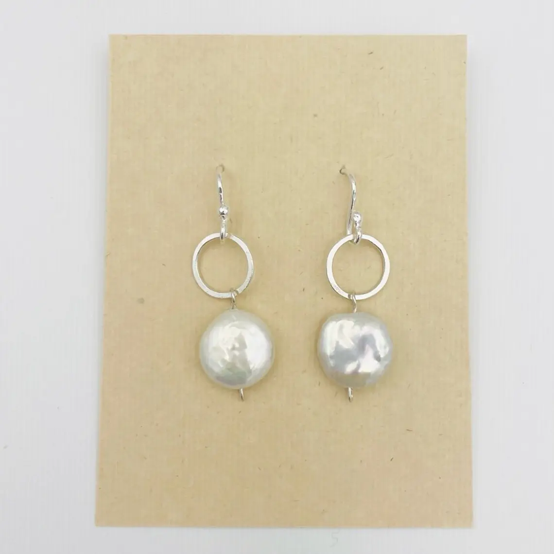 Aretes de plata y perlas naturales colgantes 3