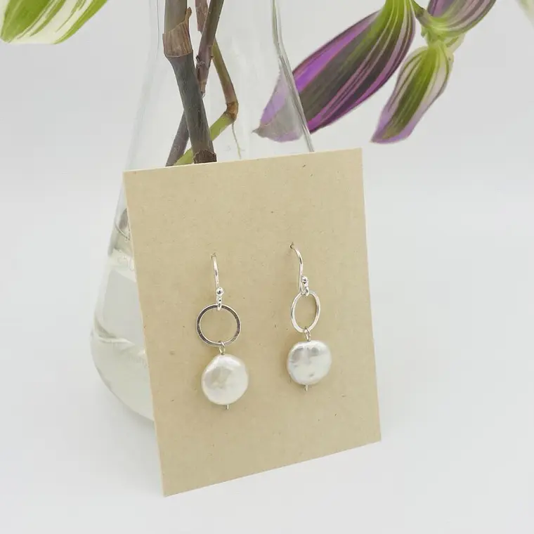 Aretes de plata y perlas naturales colgantes 2