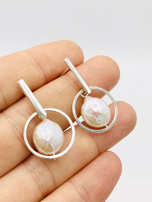 Aretes de plata y perlas naturales