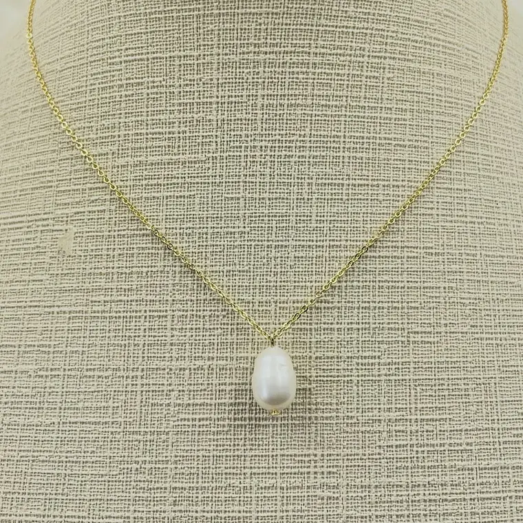 Collar cadena dorada con perla de rio natural 3