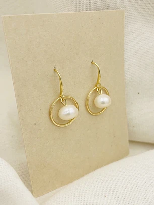 Aretes Dorados Con Argolla Y Perla De Rio