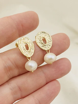 Aretes Ovalados Dorados con Perla de Río