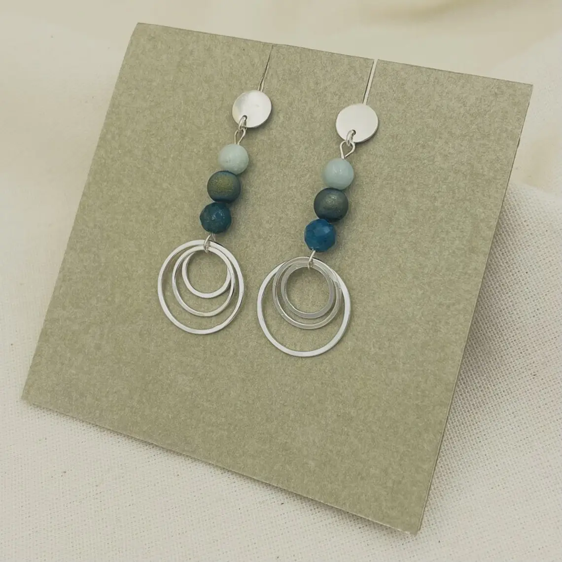 Aretes ¨Cascada¨ con piedras naturales 1