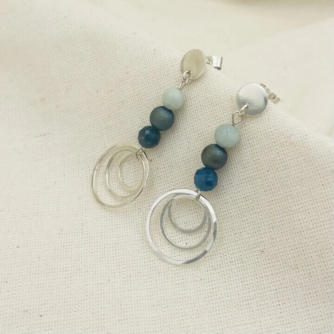 Aretes ¨Cascada¨ con piedras naturales 4