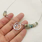 Collar ¨Espiral de tierra¨ en plata y piedras - Miniatura 2