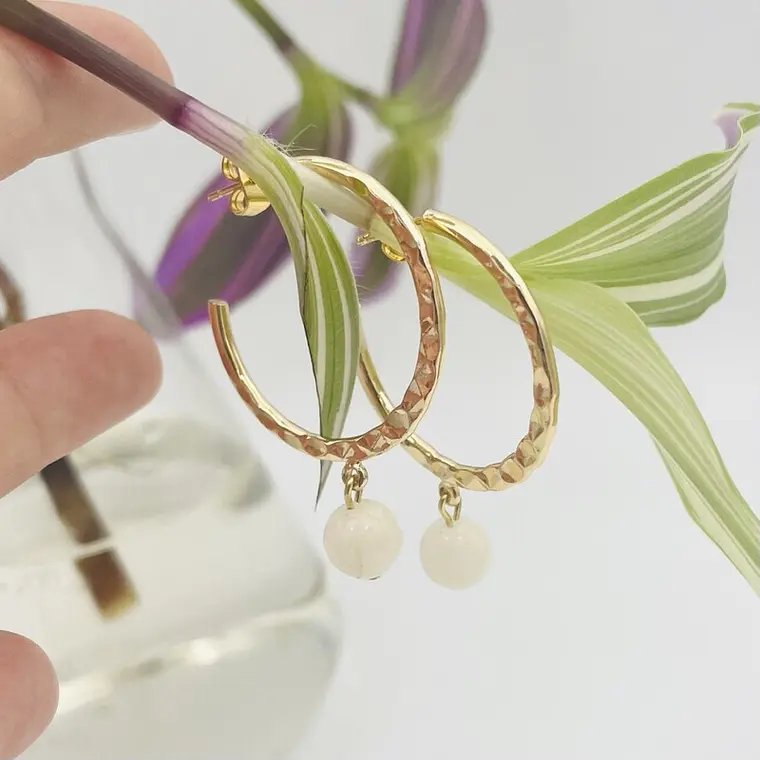 Aretes argolla dorada con piedra Jade natural 1