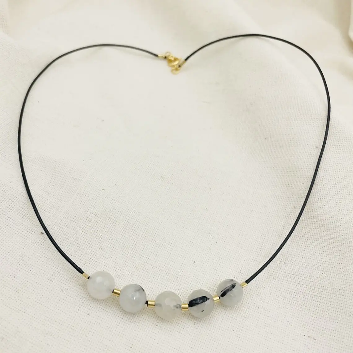 Collar de Cuarzo con Mostacillas Doradas 3