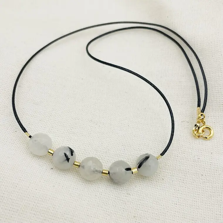 Collar de Cuarzo con Mostacillas Doradas 4
