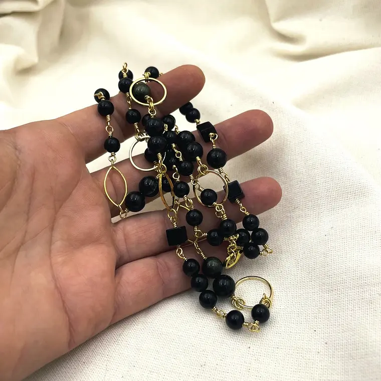 Collar con argollas doradas y piedras Obsidiana 3