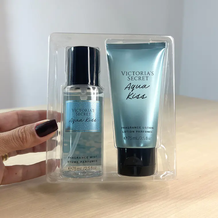 Kit Original Victoria’s Secret Aqua Kiss composto por Body Splash 75ml e Loção Hidratante 70ml 1