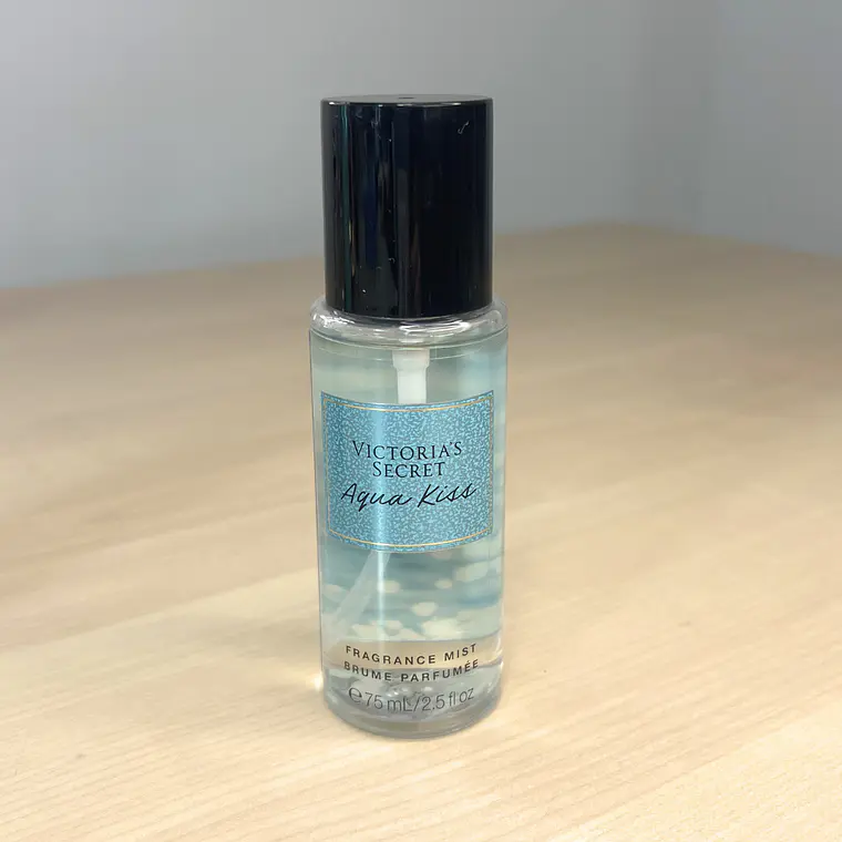 Kit Original Victoria’s Secret Aqua Kiss composto por Body Splash 75ml e Loção Hidratante 70ml 3