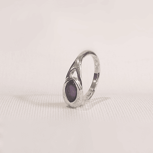 Anillo Artesanal de Plata 980 con Amatista en Cabuchón Elipsoide - Talla 14