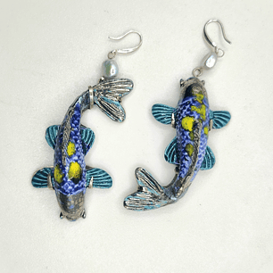 Aros Artesanales de Porcelana Esmaltada con Perlas de Río Celestes - Pronto en Stock