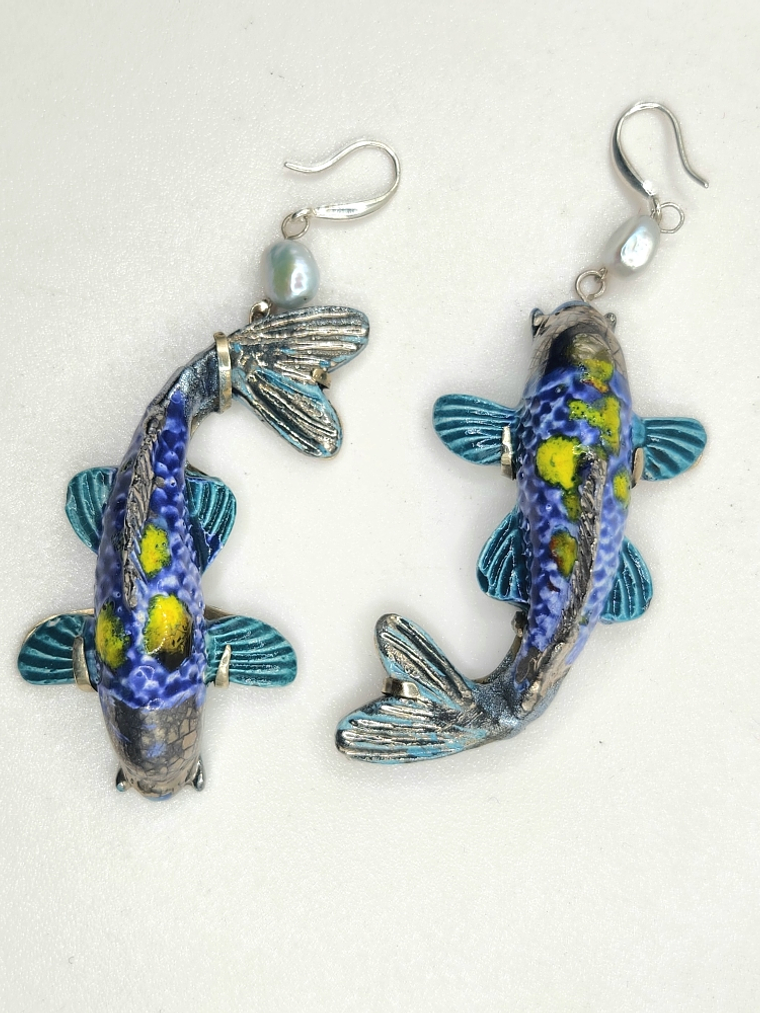 Aros de Porcelana Esmaltada con Perlas de Río Celestes - Pronto en Stock 1