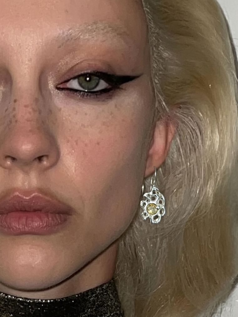 Aros citrino en espuma plata 2