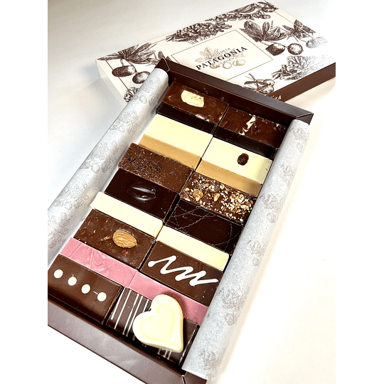 Caja Edición Especial Día de la Madre Selección 12 barras Chocolates Finos más 8 Barritas Sensoriales 400 g