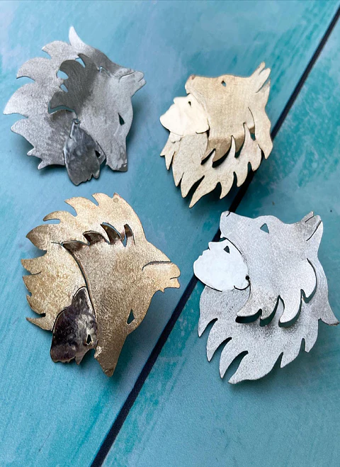 Aros o Pendientes con diseño de mujer loba (Princesa mononoke)