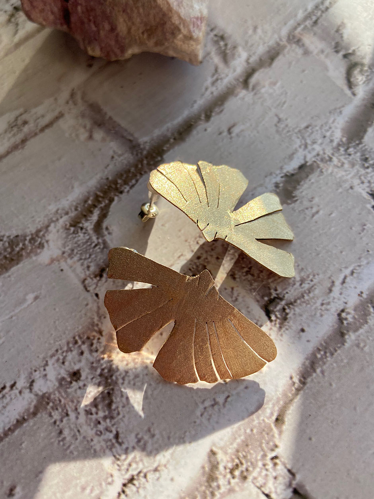 Aros o Pendientes de  hoja de  Ginkgo Biloba  pegada 1