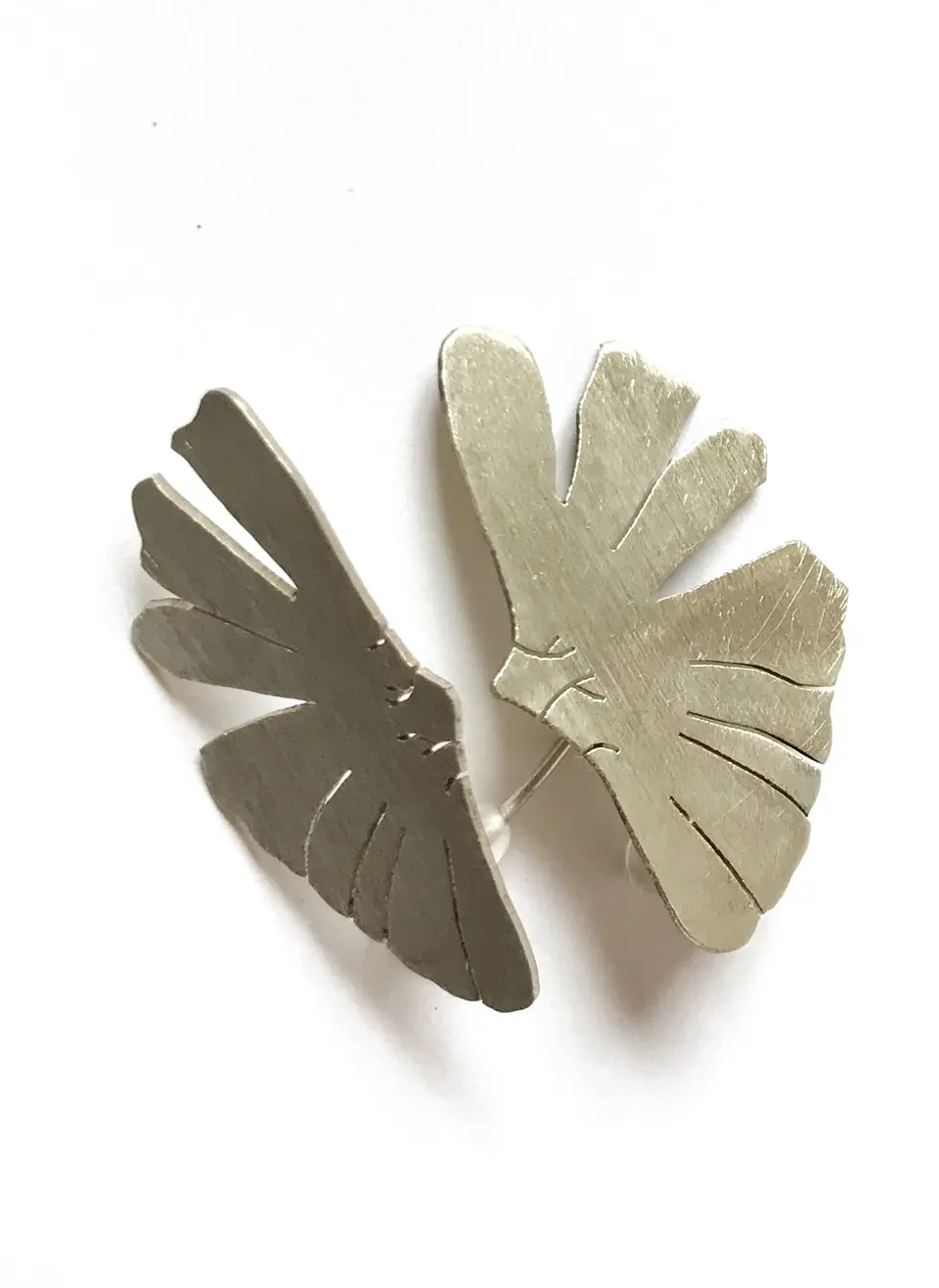 Aros o Pendientes de  hoja de  Ginkgo Biloba  pegada 2