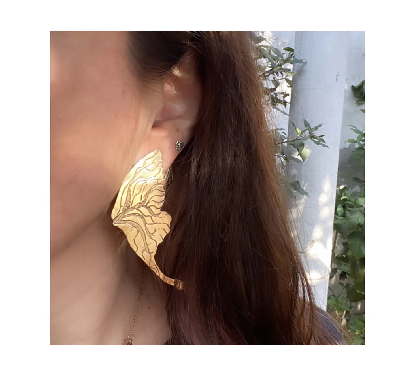 Aros o Pendientes alas grabadas doradas o plateadas 4