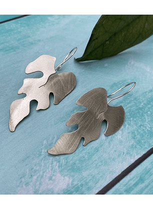 Pendientes de hojas de  Alocasia pequeña