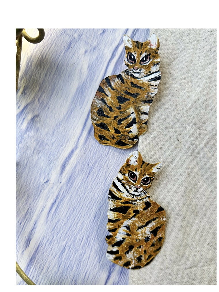 Pendientes o Aros ilustrados de gato güiña  1