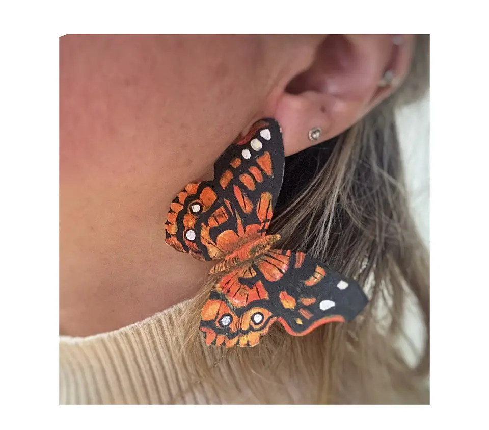Pendientes o Aros mariposas ilustradas,  Mariposa colorada Chilena 2