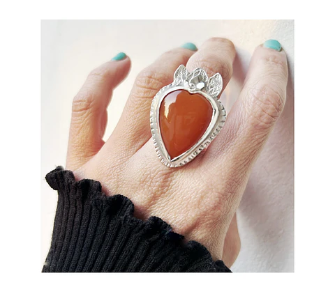 Anillo de plata con corazón de cornalina Milagrito