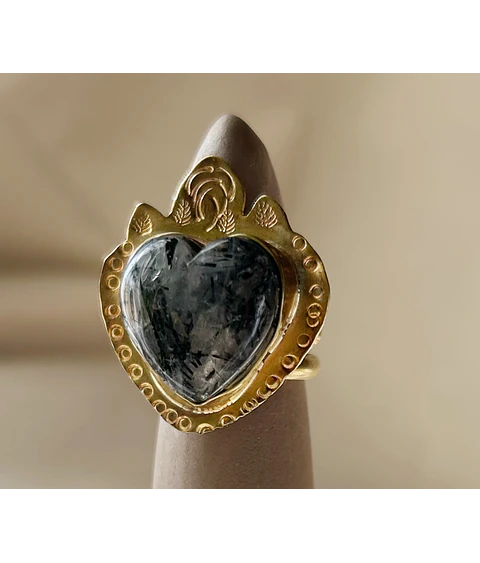 Anillo milagrito con  cuarzo turmalinado, hecho a mano adaptable