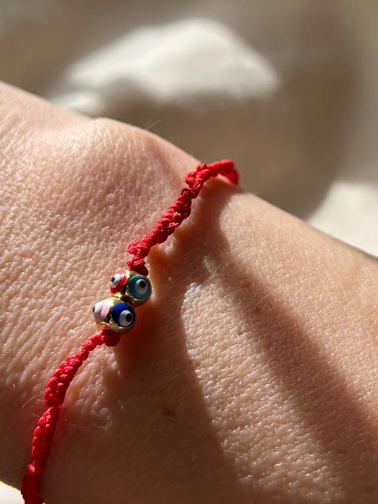 Pulsera hilito rojo  con piezas turca de ojo turco protector 1