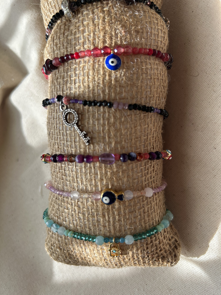 Pulsera con piezas turcas cristales checos y piedras naturales  7