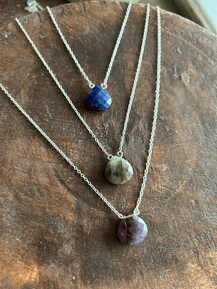 collares gota de piedra natural 