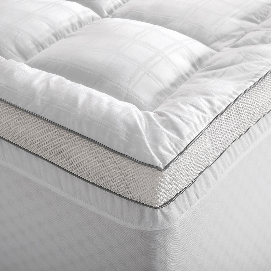 NNEDSZ Accessorize Deluxe Hotel Mattress Topper Queen 3