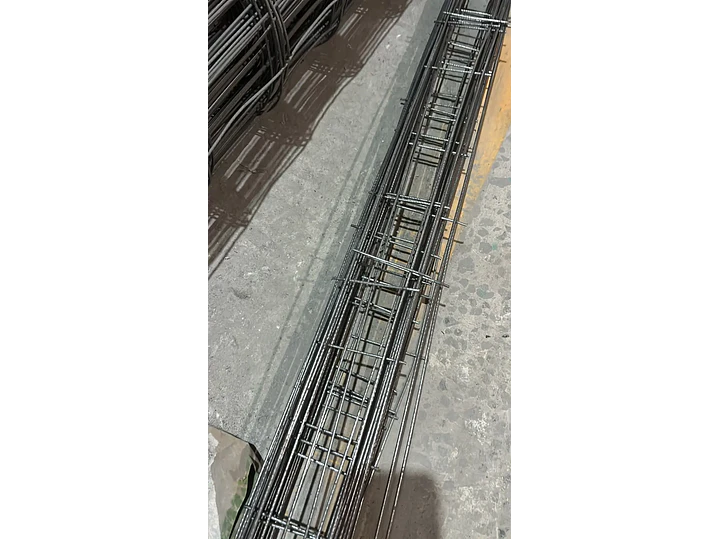 ESCALERILLA DE ACERO 1