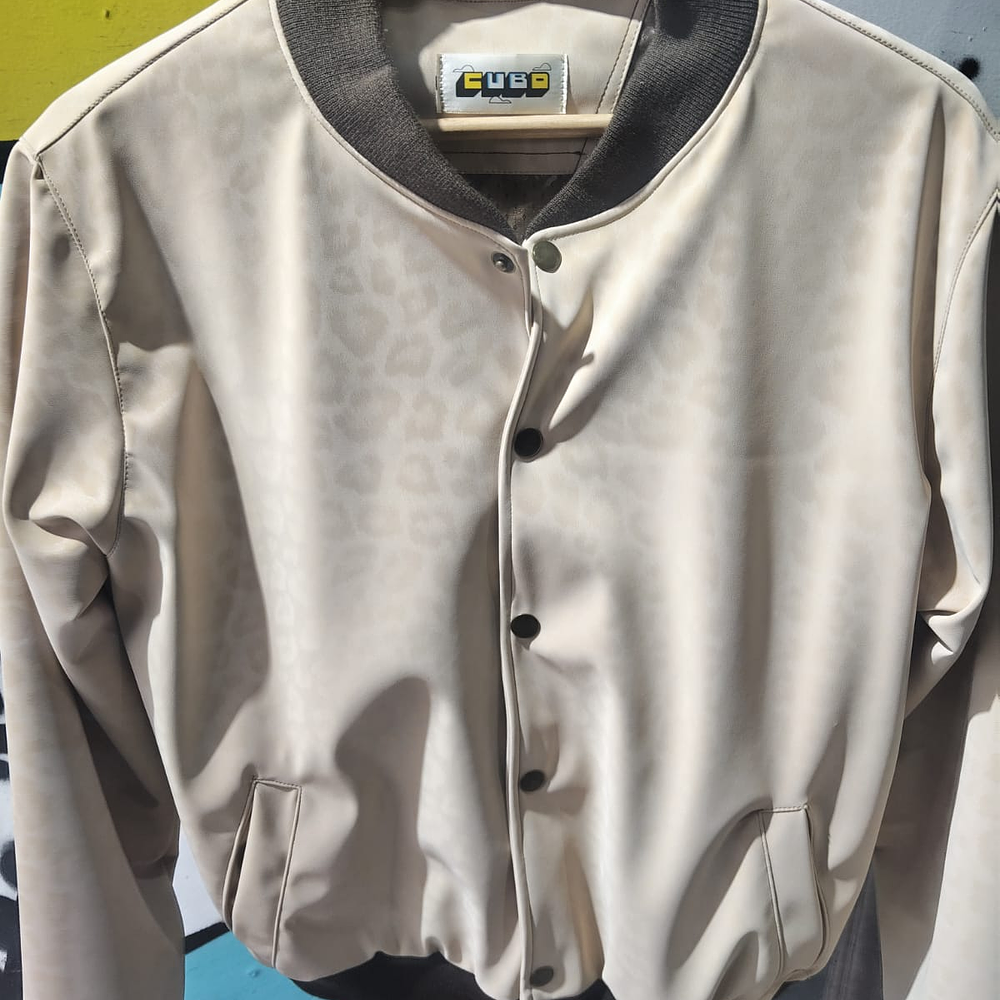 chaqueta regular leopardo cafe