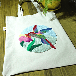 Bolso de Algodón "Colibrí Tropical" – Bordado Relieve Hecho a Mano